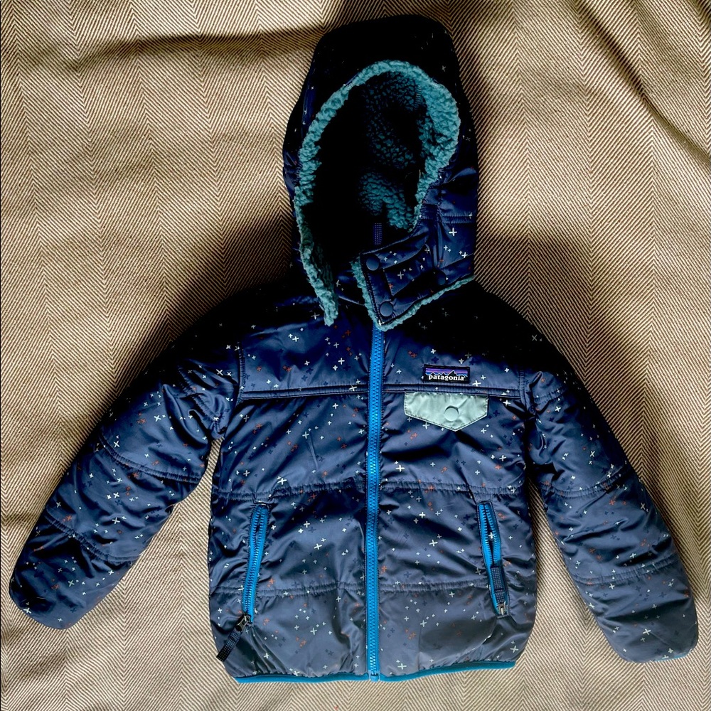 Patagonia Tribbles reversible jacket in 5T.